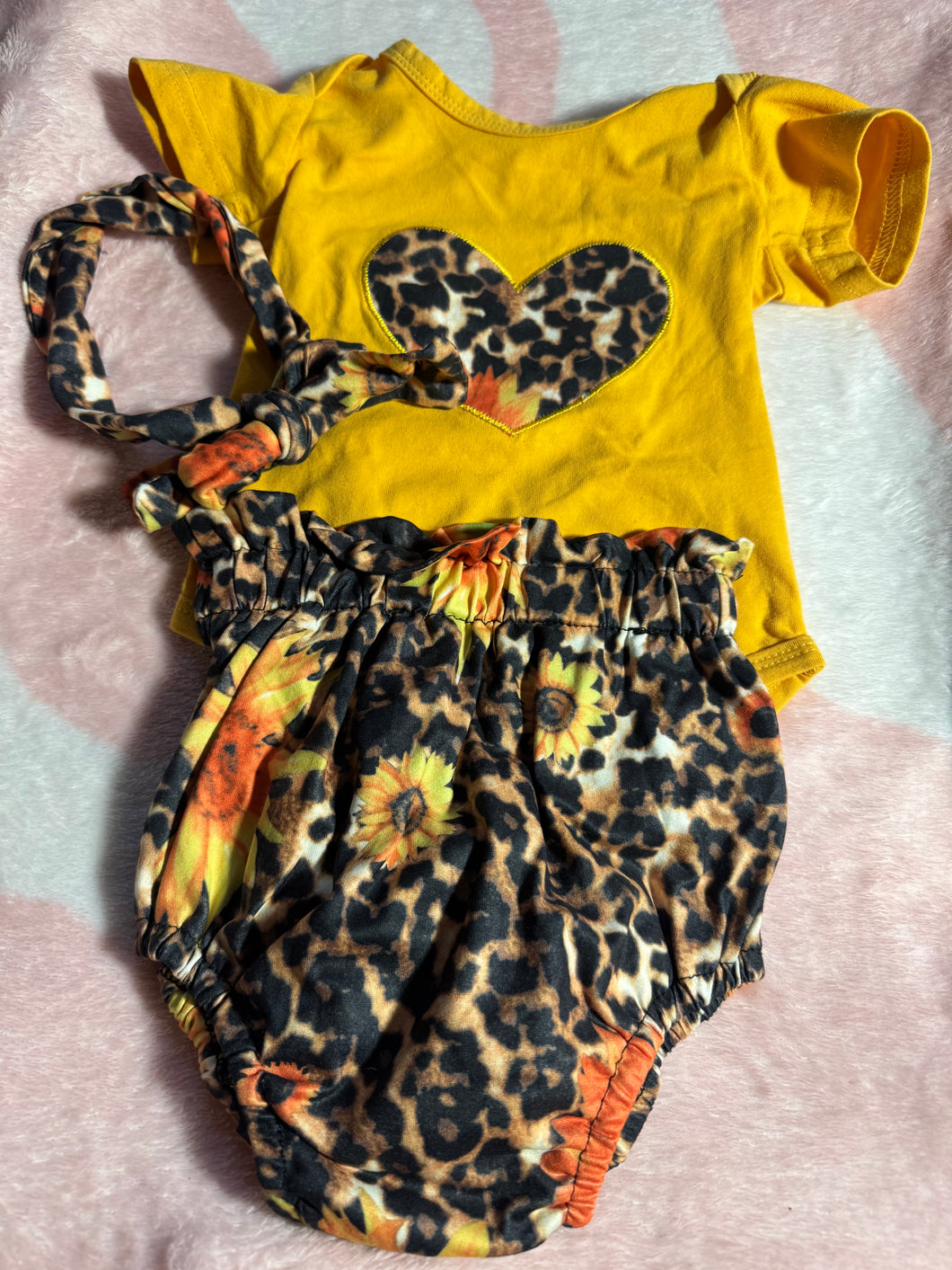 Leopard and Daisies 3pc Bumbie Set